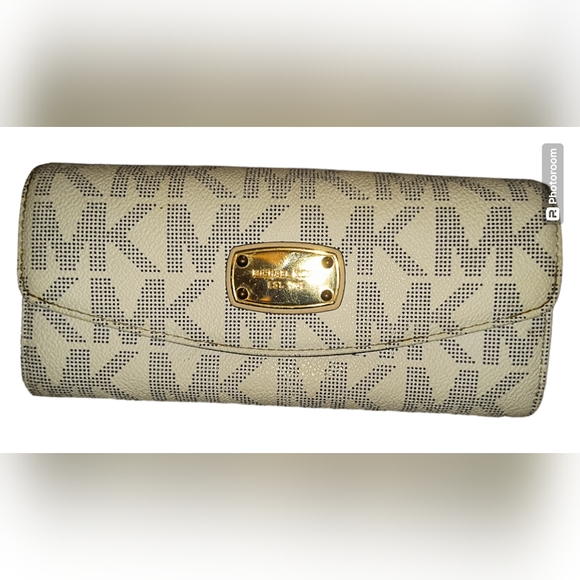 Michael Kors Signature Matching Set Fulton Chain Tote, Wallet and Coin Purse - Picture 16 of 17